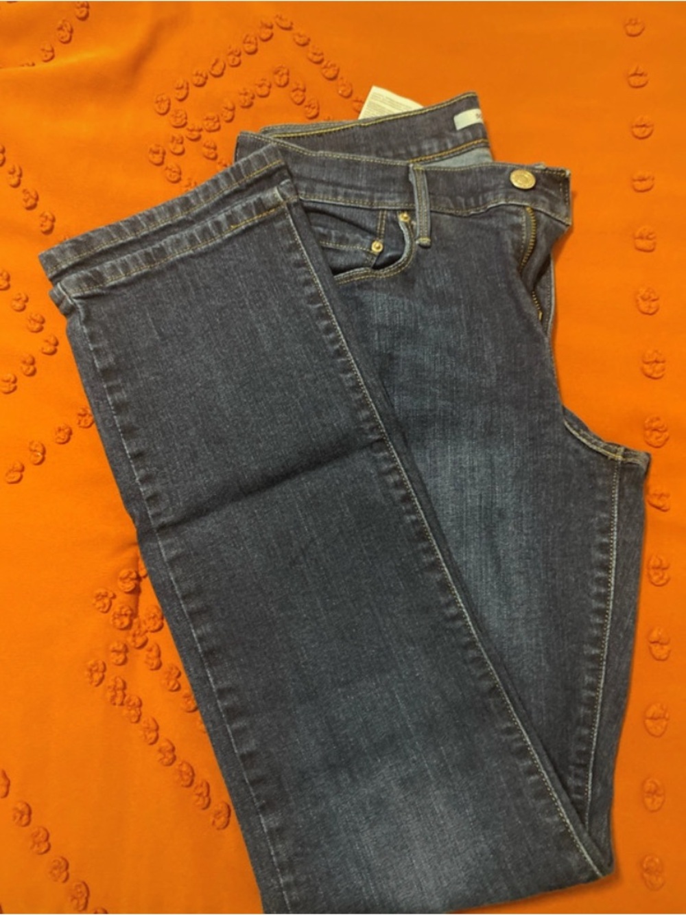 Classic Women's Levi’s Dark Blue Straight-Leg Jeans